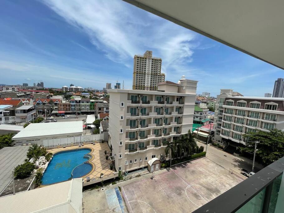 Getaway Studio In City Center Residence Pattaya Buitenkant foto