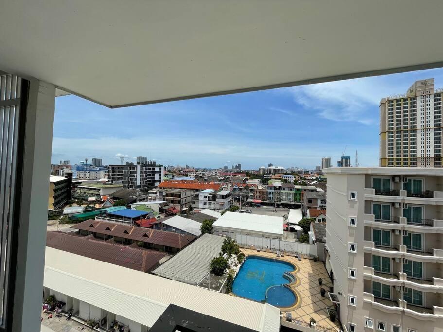 Getaway Studio In City Center Residence Pattaya Buitenkant foto